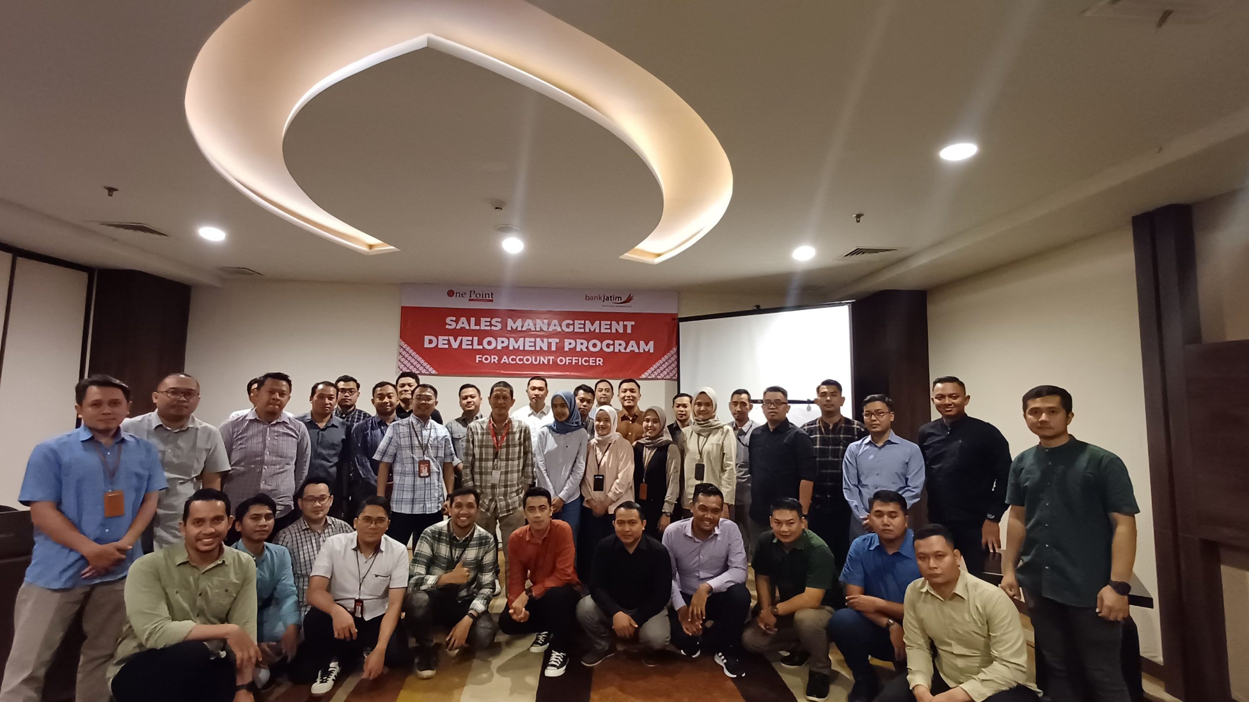 Pelatihan <i>Sales Management Development Program Batch 1 </i>bersama Bank Jatim 12-13 Oktober 2024
